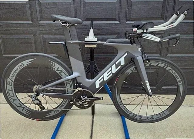 2018 FELT IA 10 SIZE 54 cm Ironman Triathlon TT Race Bike